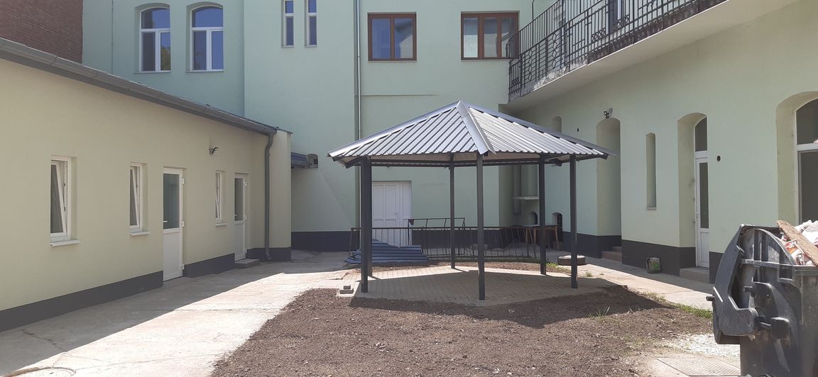 Idsek Otthona konyhjnak feljtsa