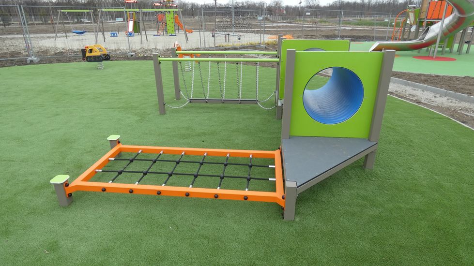 NYITOTT KZSSGI TEREK KIALAKTSA KARCAGON