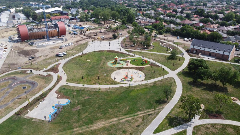 NYITOTT KZSSGI TEREK KIALAKTSA KARCAGON
